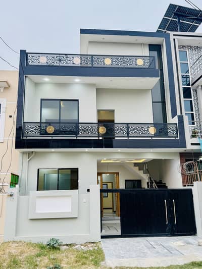 Urgent Sale | 5 Marla Full Double Storey House | Investor Rate | Near Arcade Mall