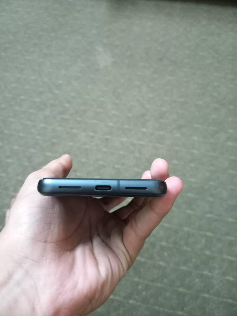 Google Pixel 8 4