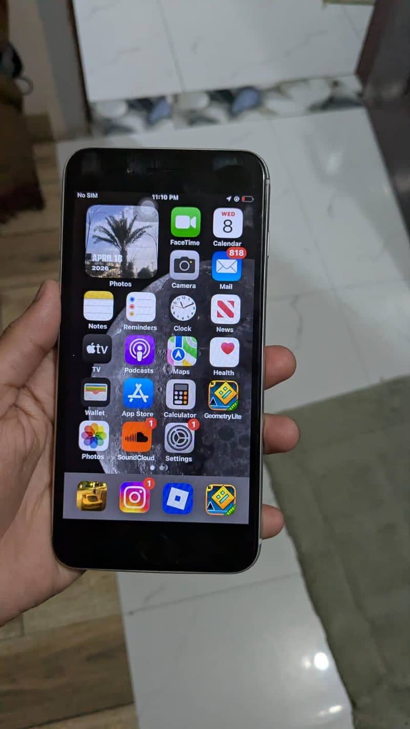 Apple iPhone 8 Plus 0