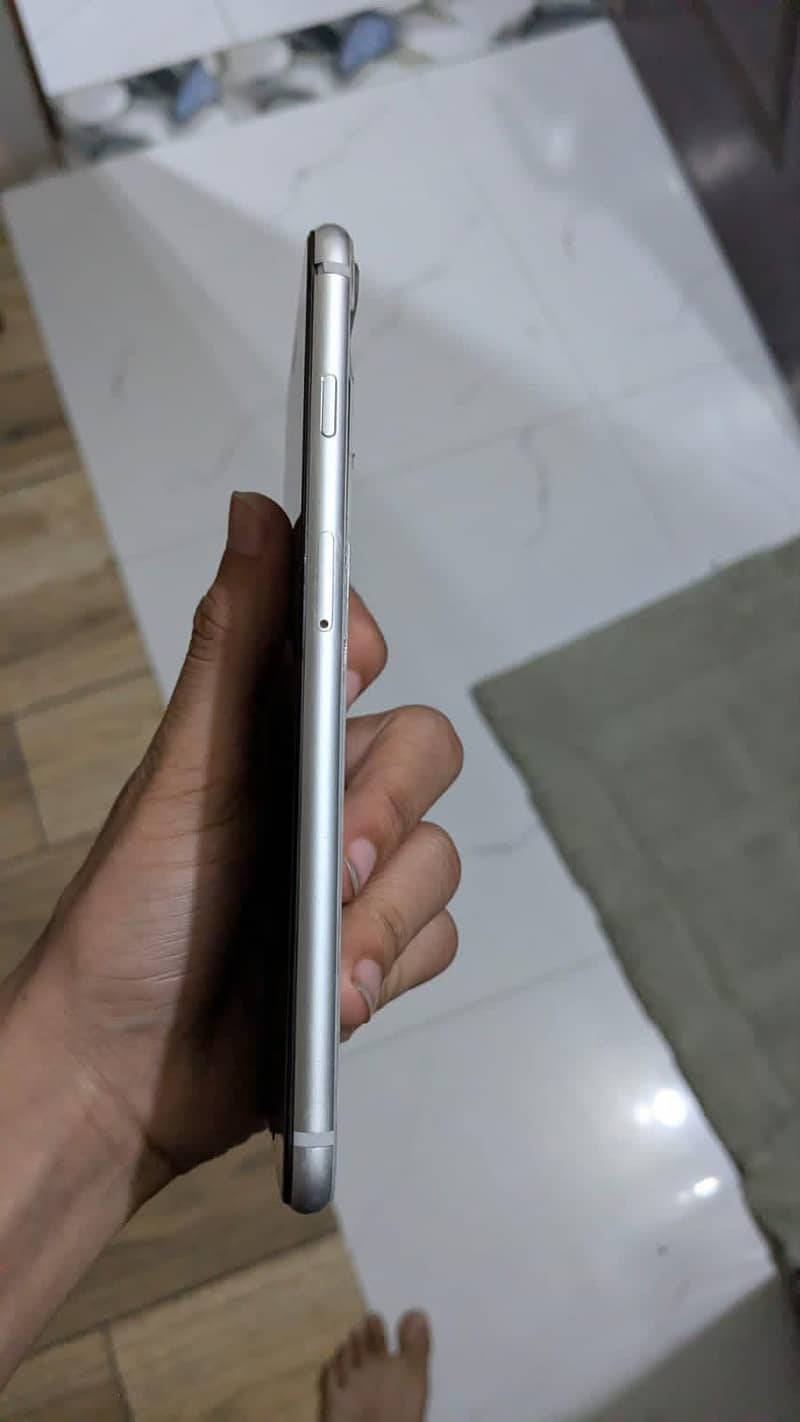 Apple iPhone 8 Plus 3