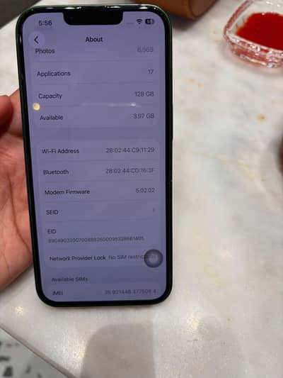 Apple iPhone 13