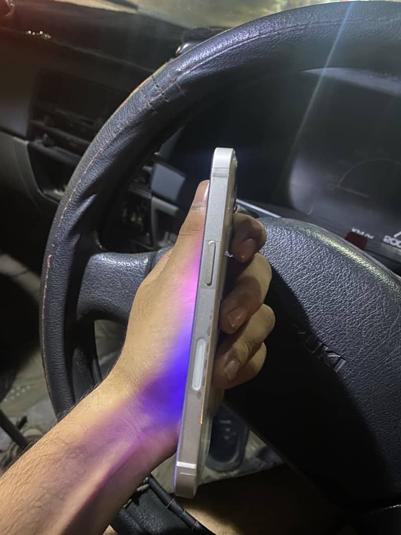 Apple iPhone 13 3