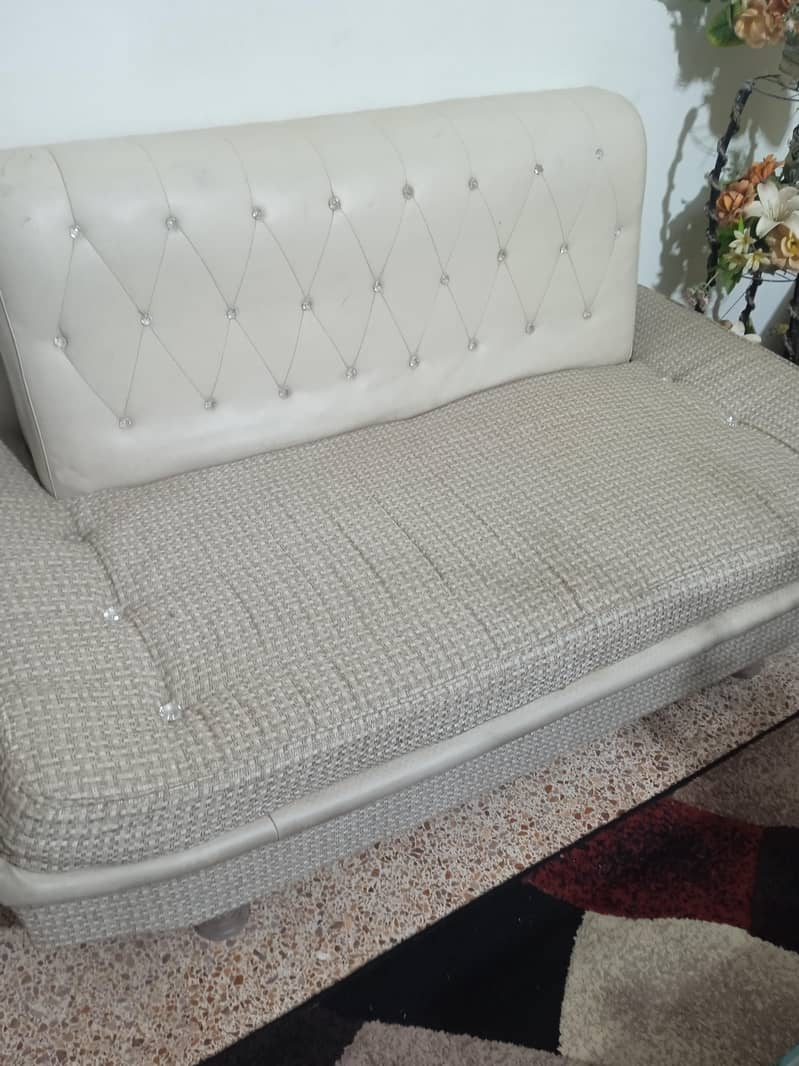 7 seaters sofas with table 0