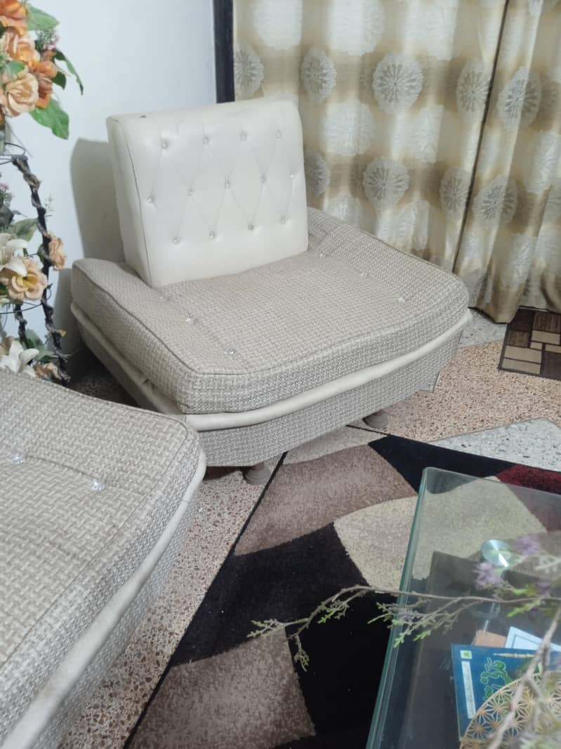 7 seaters sofas with table 1