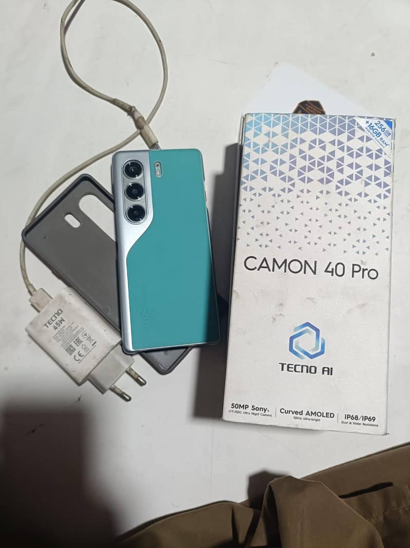 Tecno CAMON 40 Pro 0