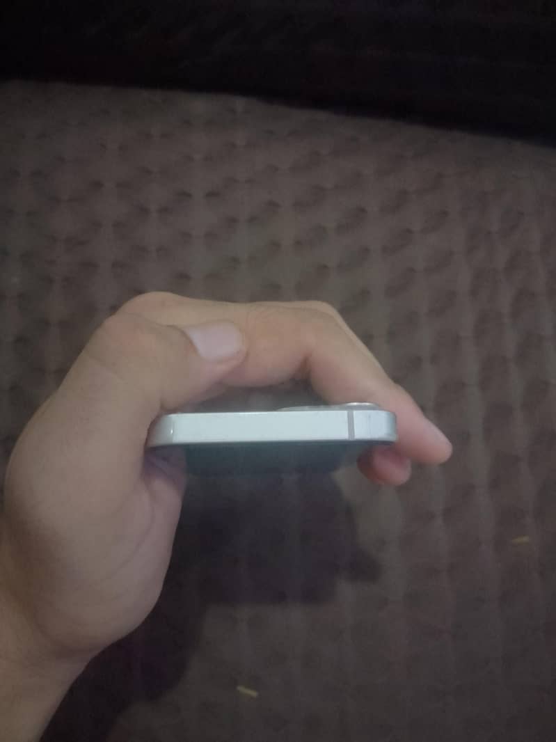 Apple iPhone 13 mini 2