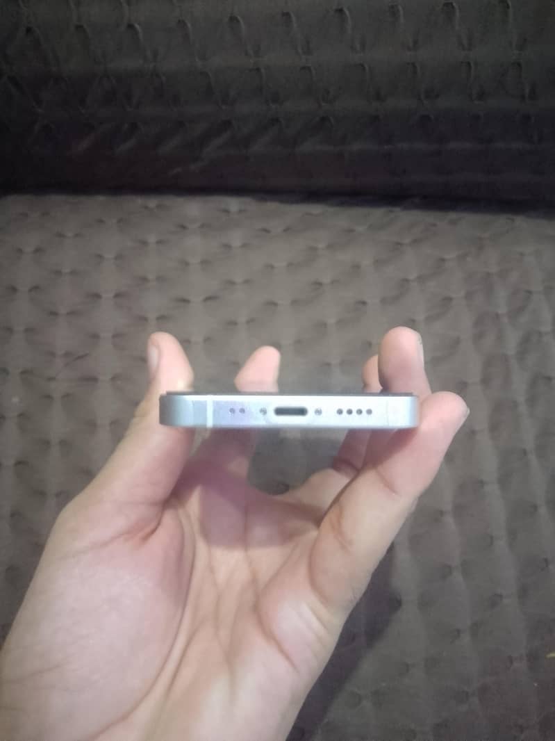 Apple iPhone 13 mini 3
