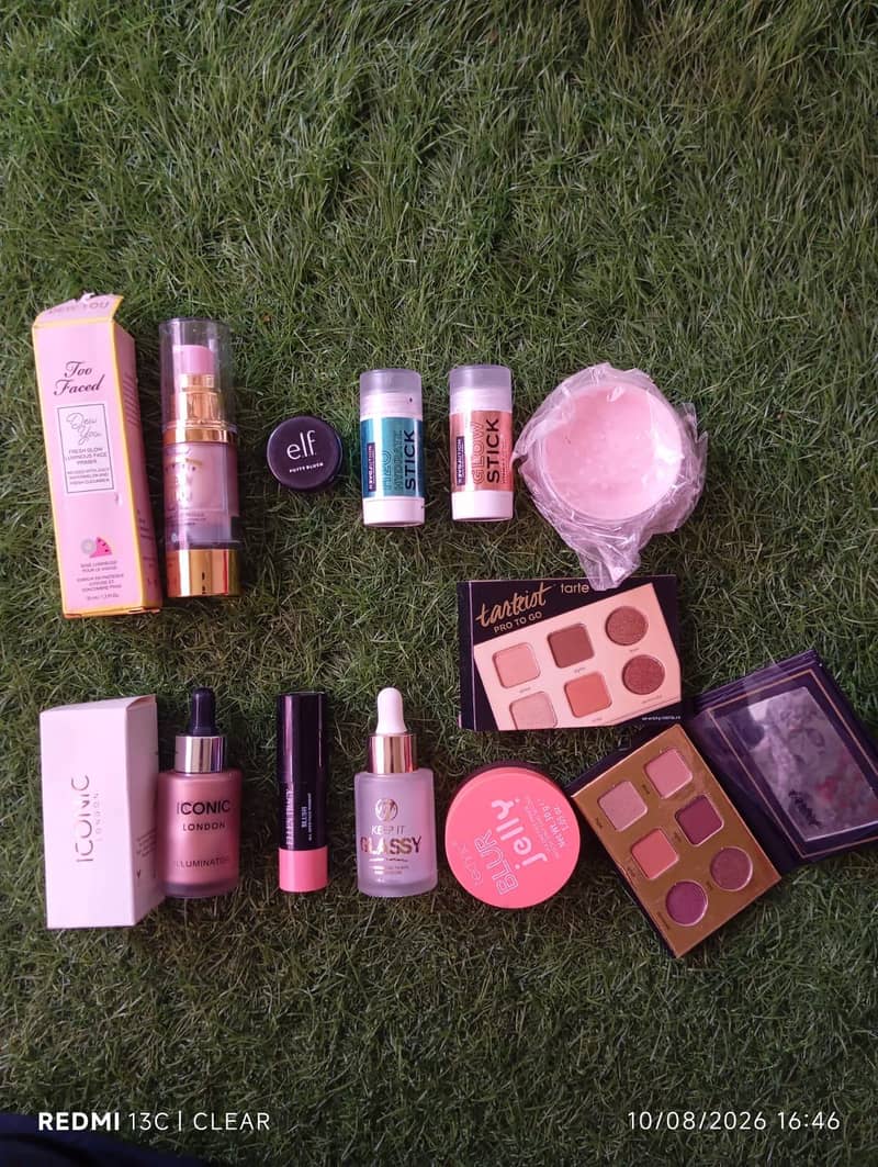 MAKEUP 0