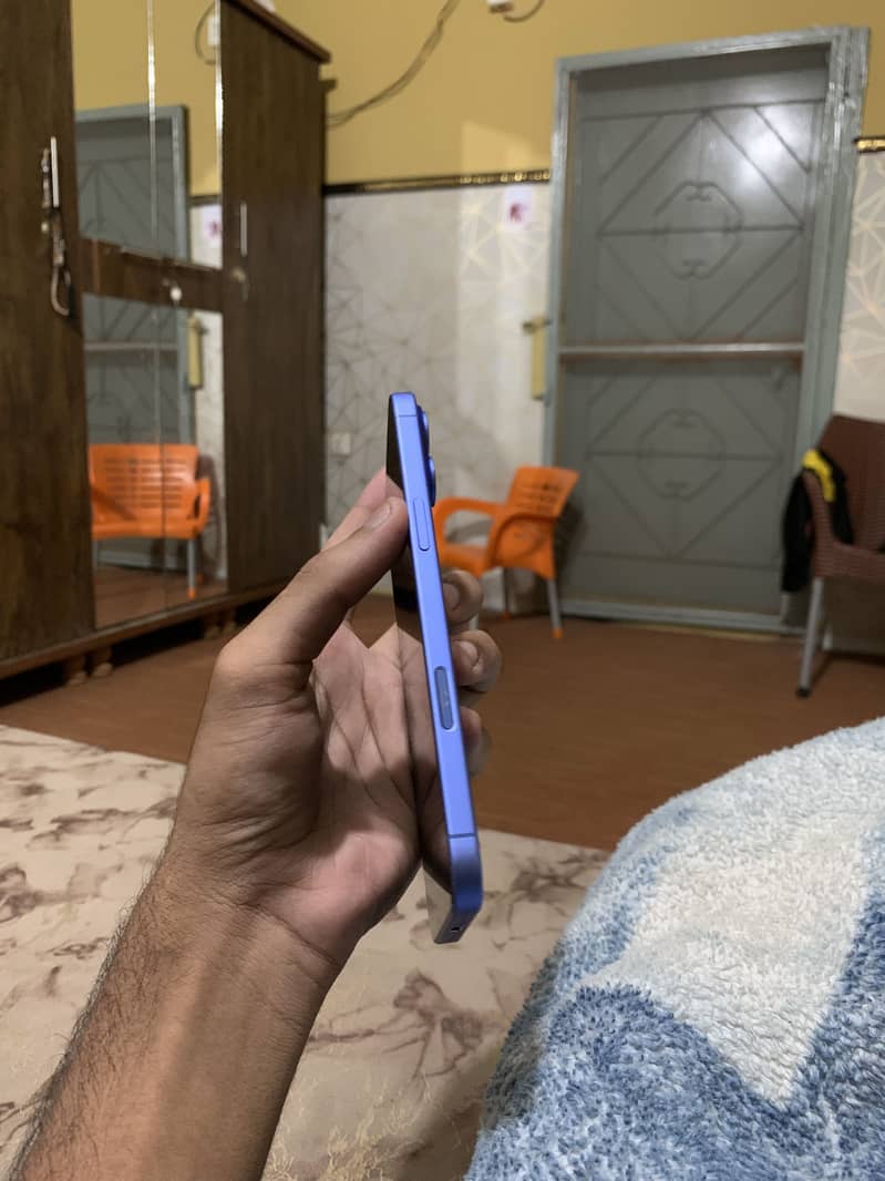 Apple iPhone 16 Plus 4