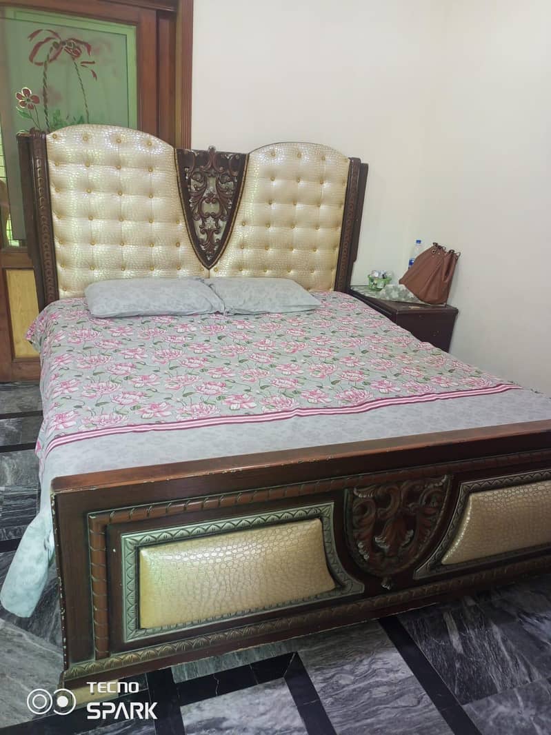bed set with side tables 2
