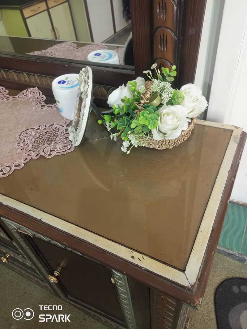 bed set with side tables 6