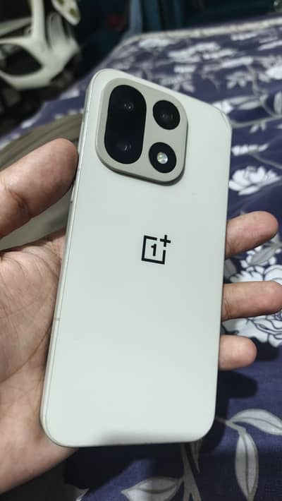 One Plus 15 with Full Box ( 10 by 10 )