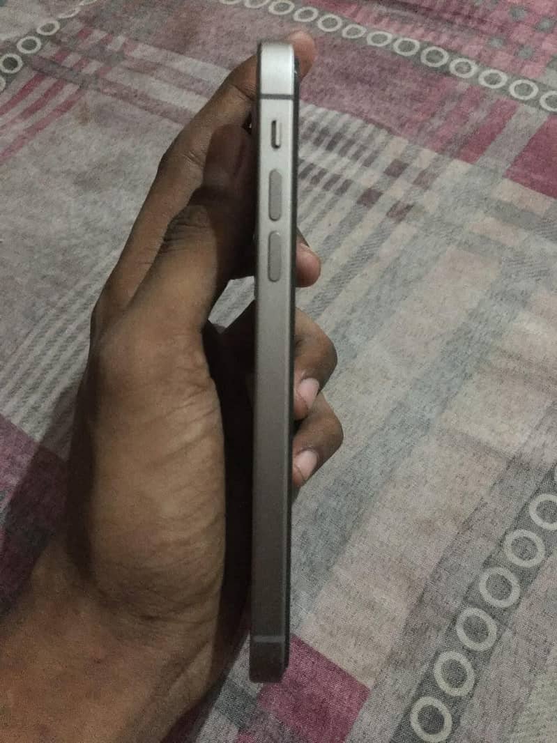 Apple iPhone 11 3