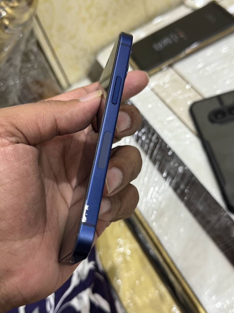 Apple iPhone 12 mini 3