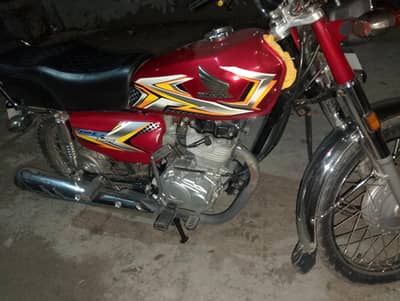 Honda 125 Colour Red