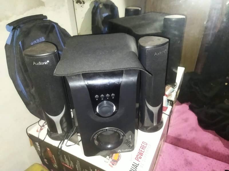 speakers 1