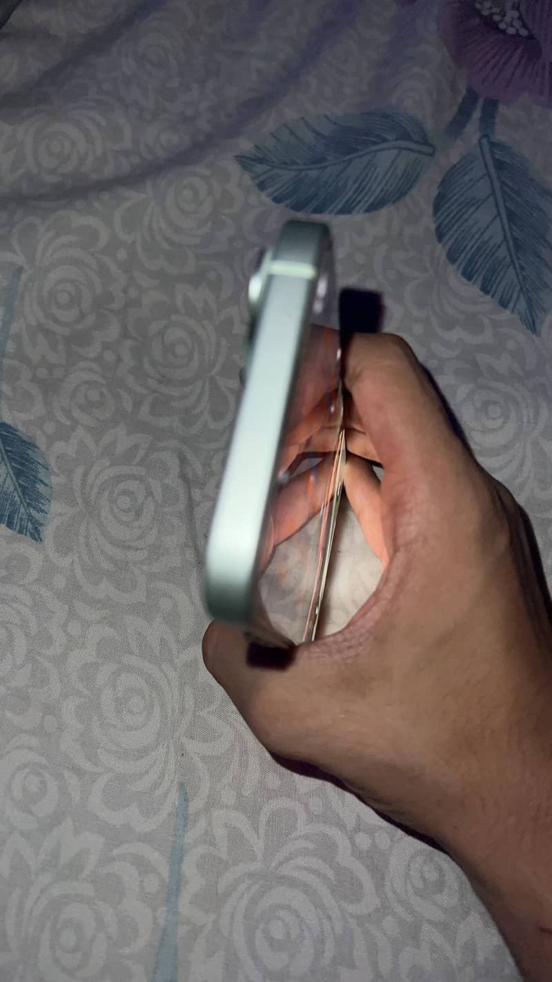 Apple iPhone 15 2