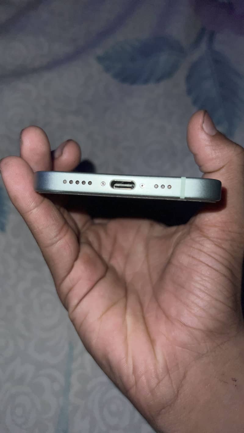 Apple iPhone 15 5