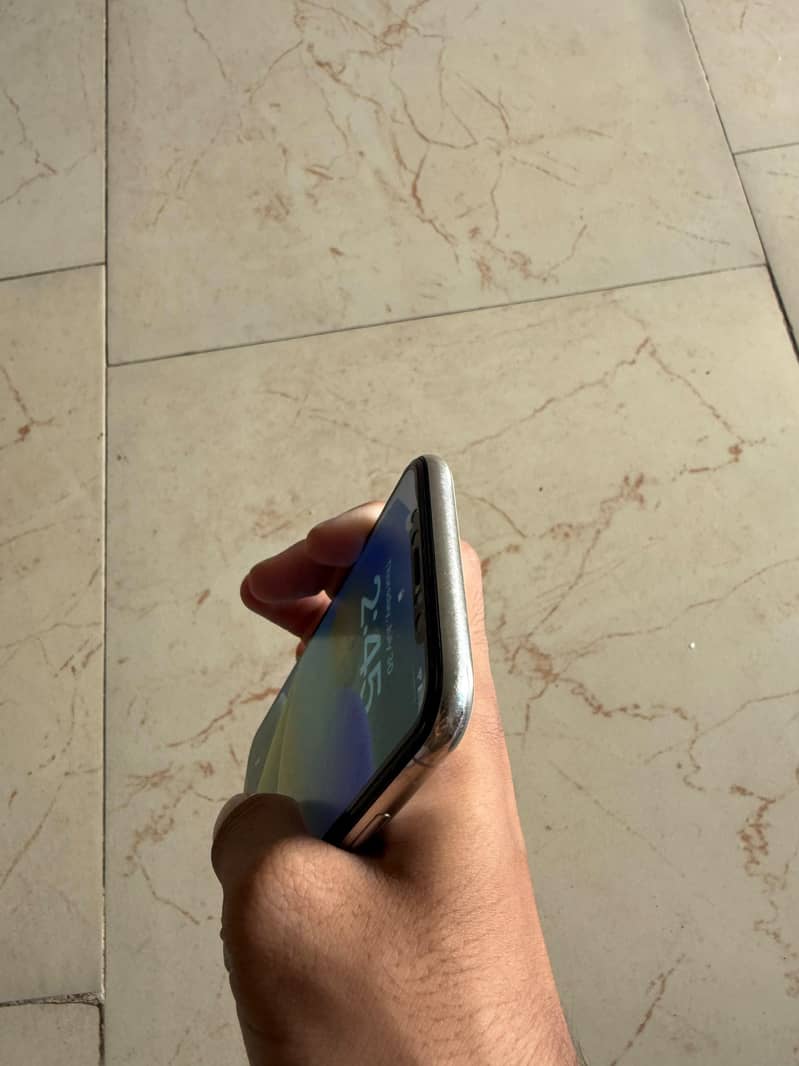 Apple iPhone X 5