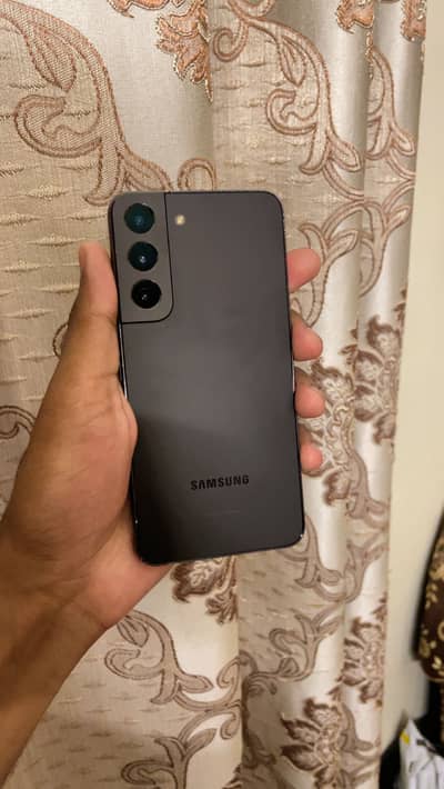 Samsung Galaxy S22 5G | 8 / 128GB | Official PTA | 10/10 | Dual SIM