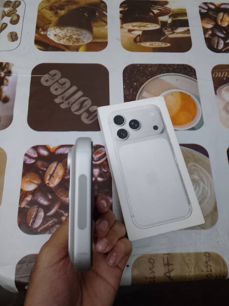 Apple iPhone 17 Pro 2