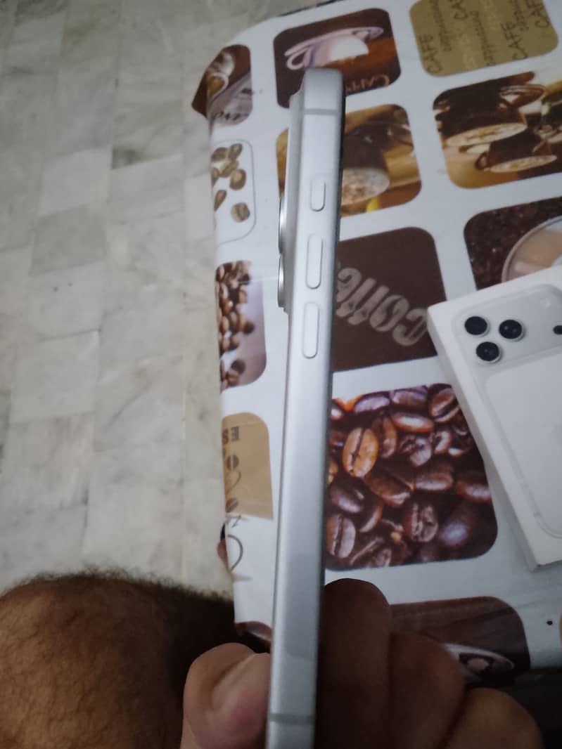 Apple iPhone 17 Pro 3