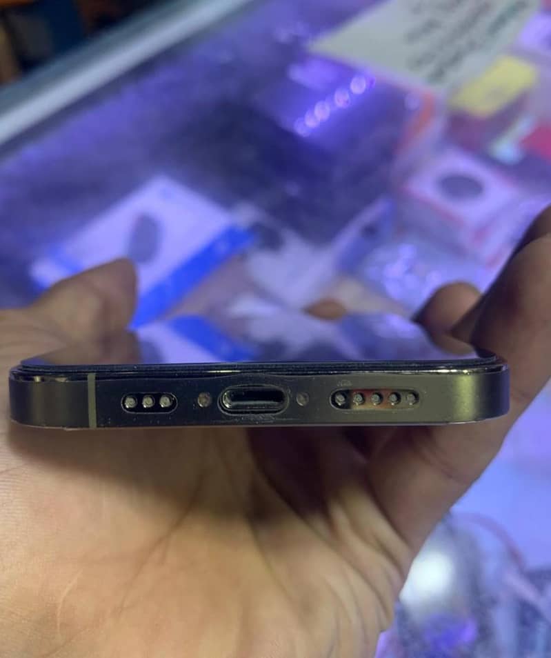 Apple iPhone 12 Pro 1