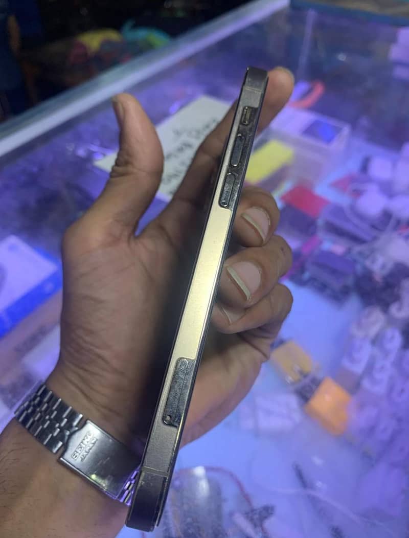 Apple iPhone 12 Pro 2