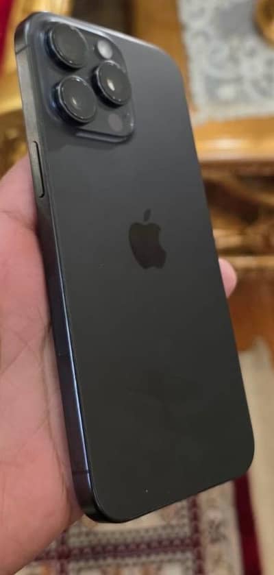 15pro Max 256gb factory. 4month sim time 10/10