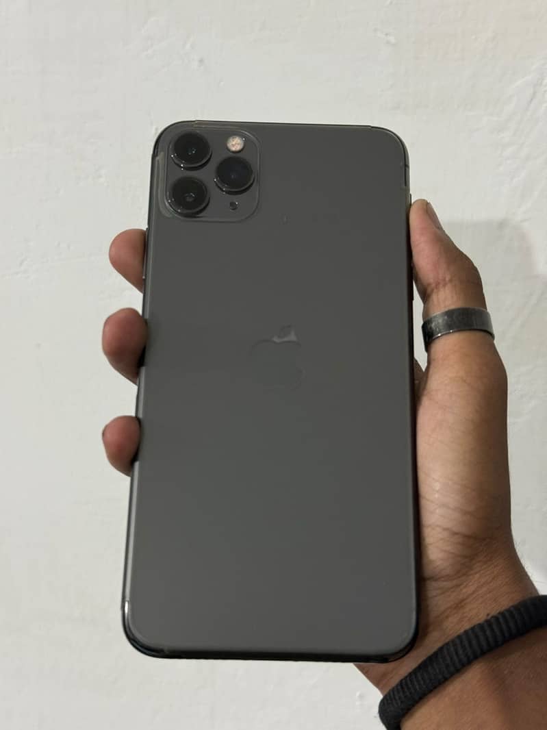 Apple iPhone 11 Pro Max 2