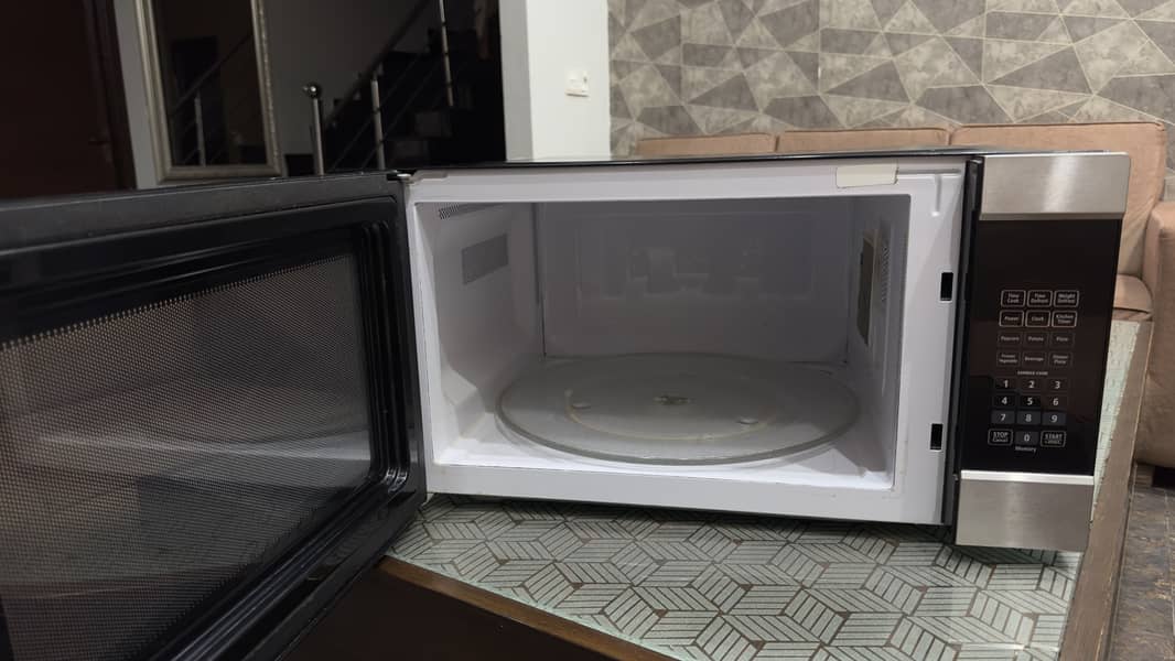 Dawlance Microwave 1
