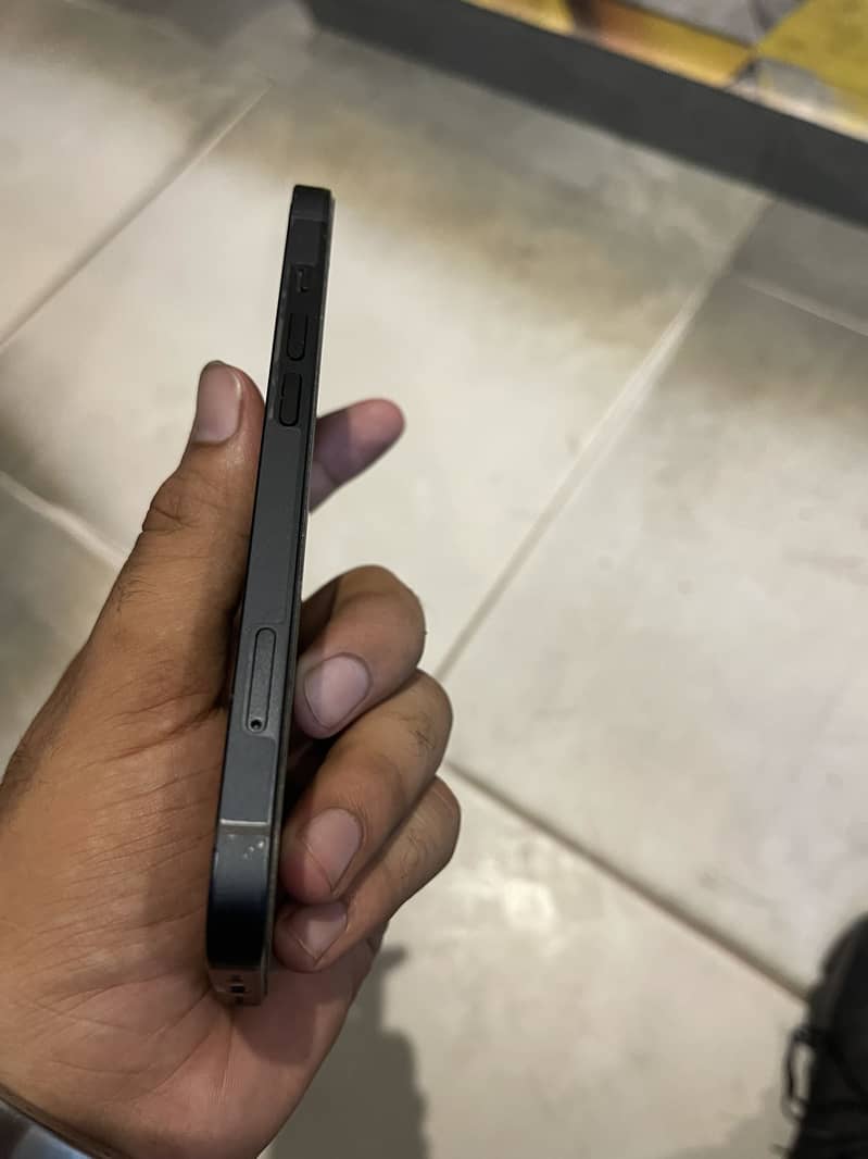 iPhone 13 0