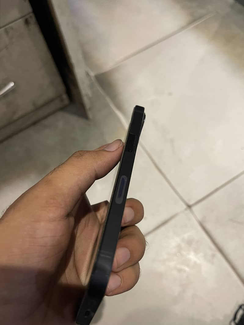 iPhone 13 1