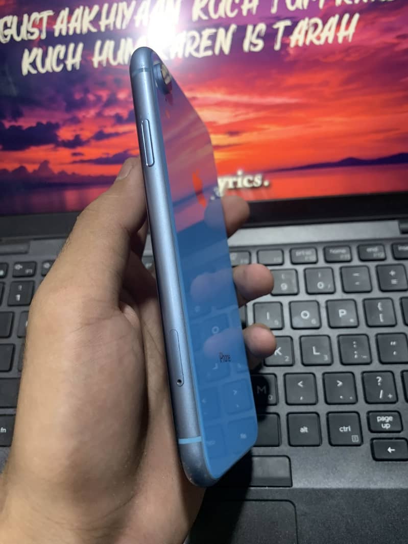 Apple 4