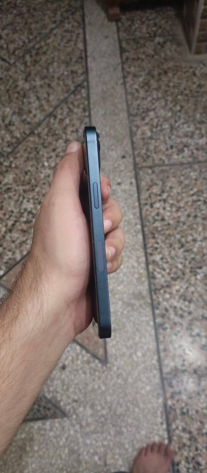 Apple iPhone 13 5