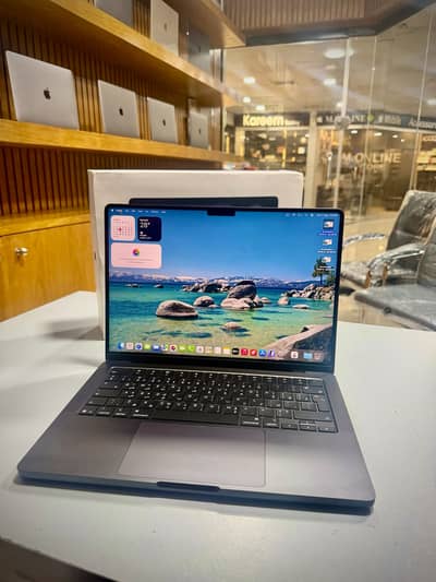 14-inch MacBook Pro: Apple M5 Pro chip with 18-core CPU and 20-core GP