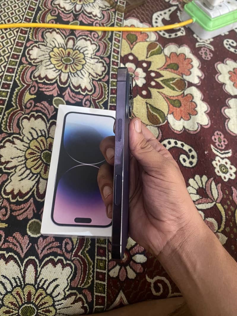 Apple iPhone 14 Pro Max 1