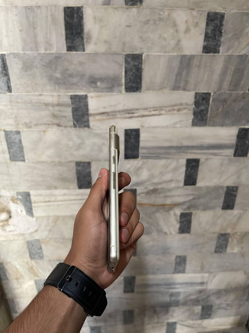 Google Pixel 7 4