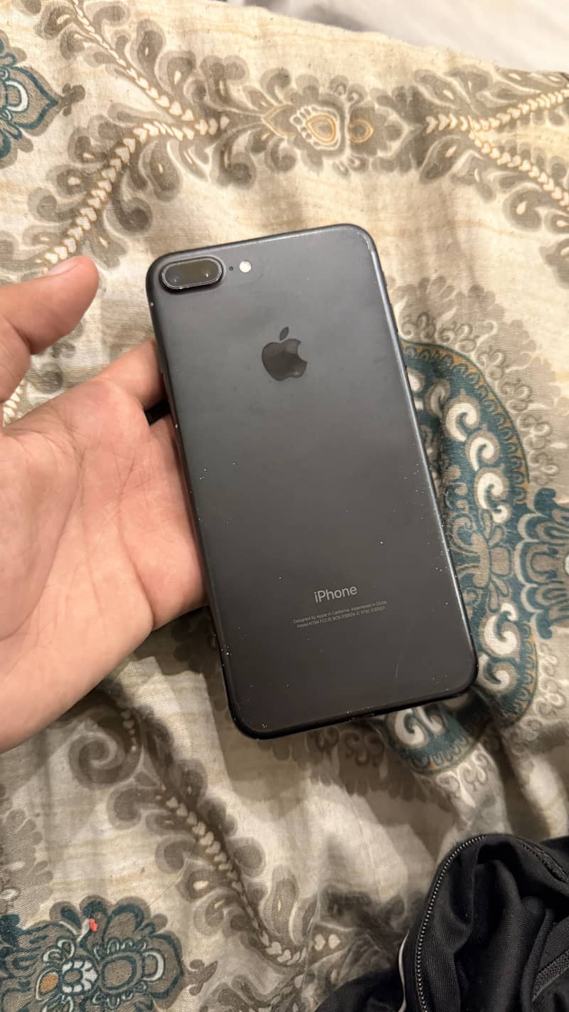Apple iPhone 7 Plus 1