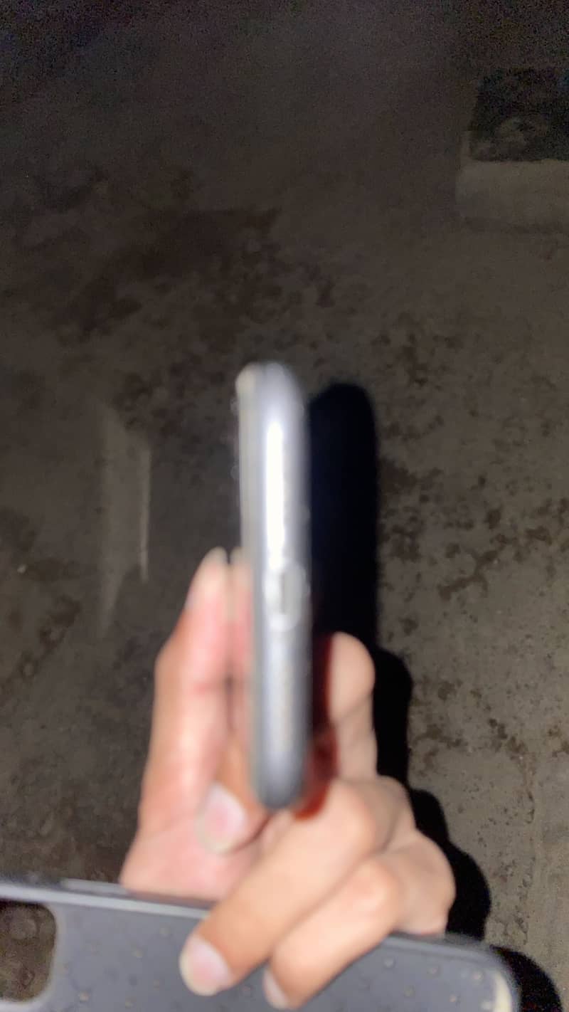 Apple iPhone 11 5