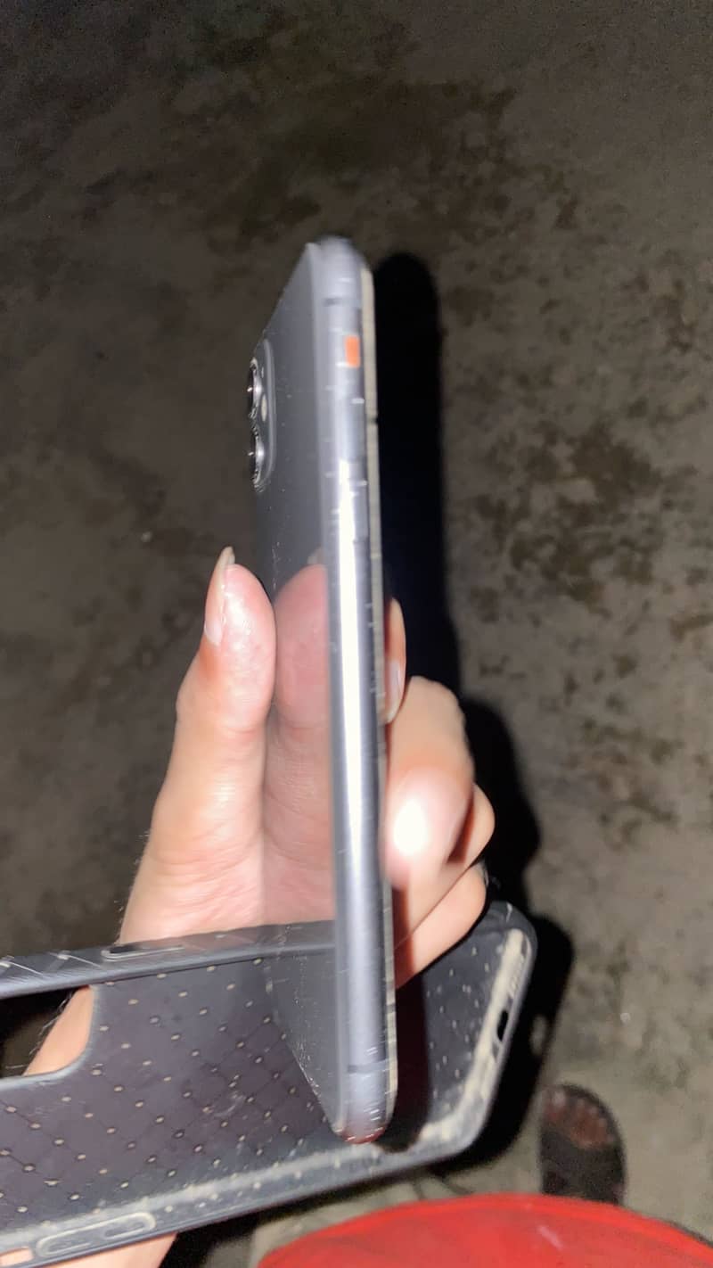 Apple iPhone 11 6
