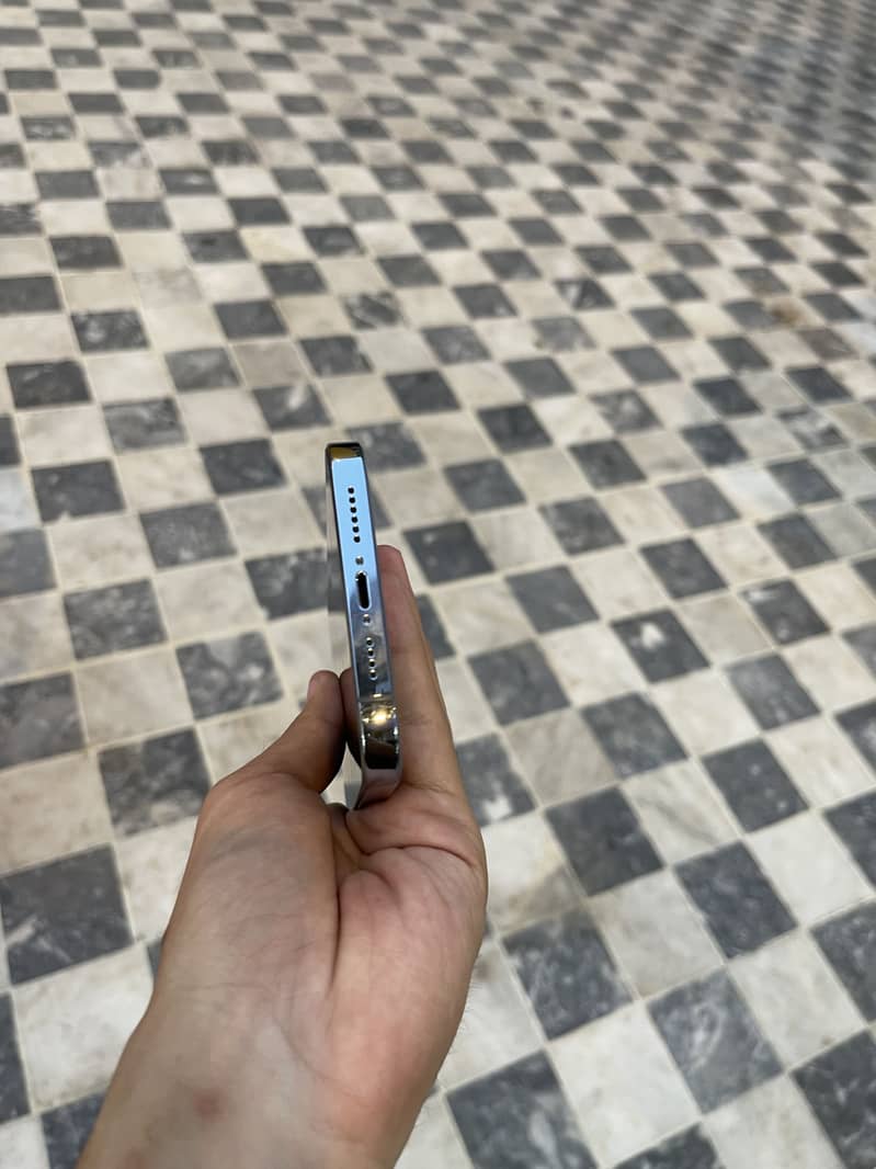 Apple iPhone 13 Pro Max 3
