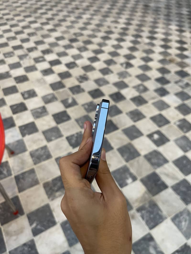 Apple iPhone 13 Pro Max 5