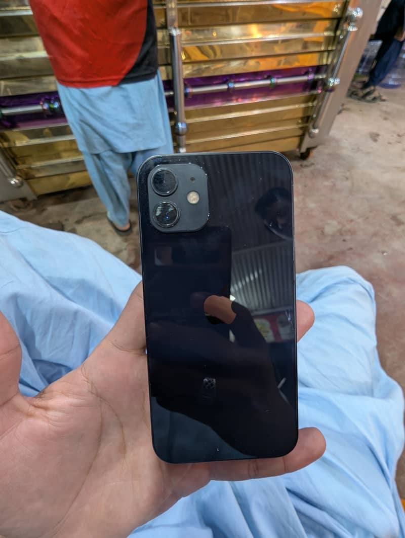 Apple iPhone 12 3