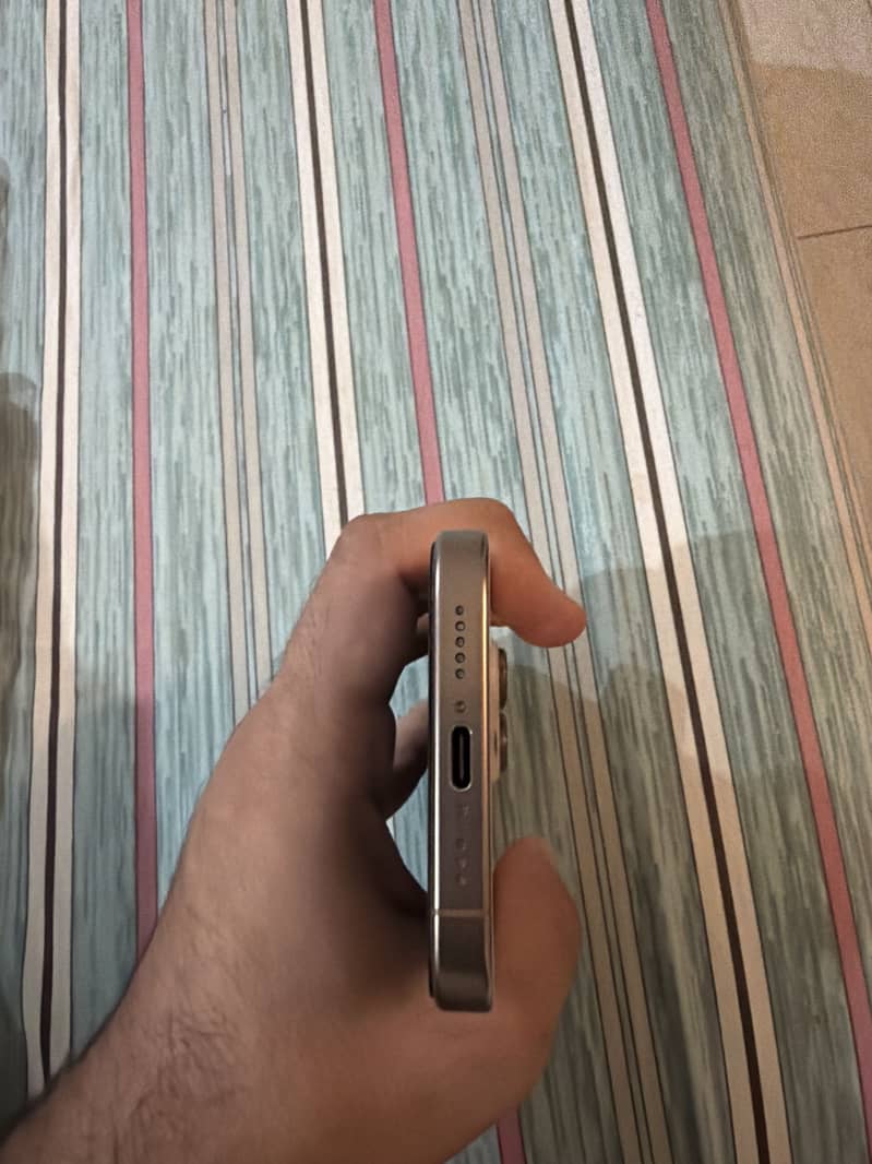 iphone 16pro 4