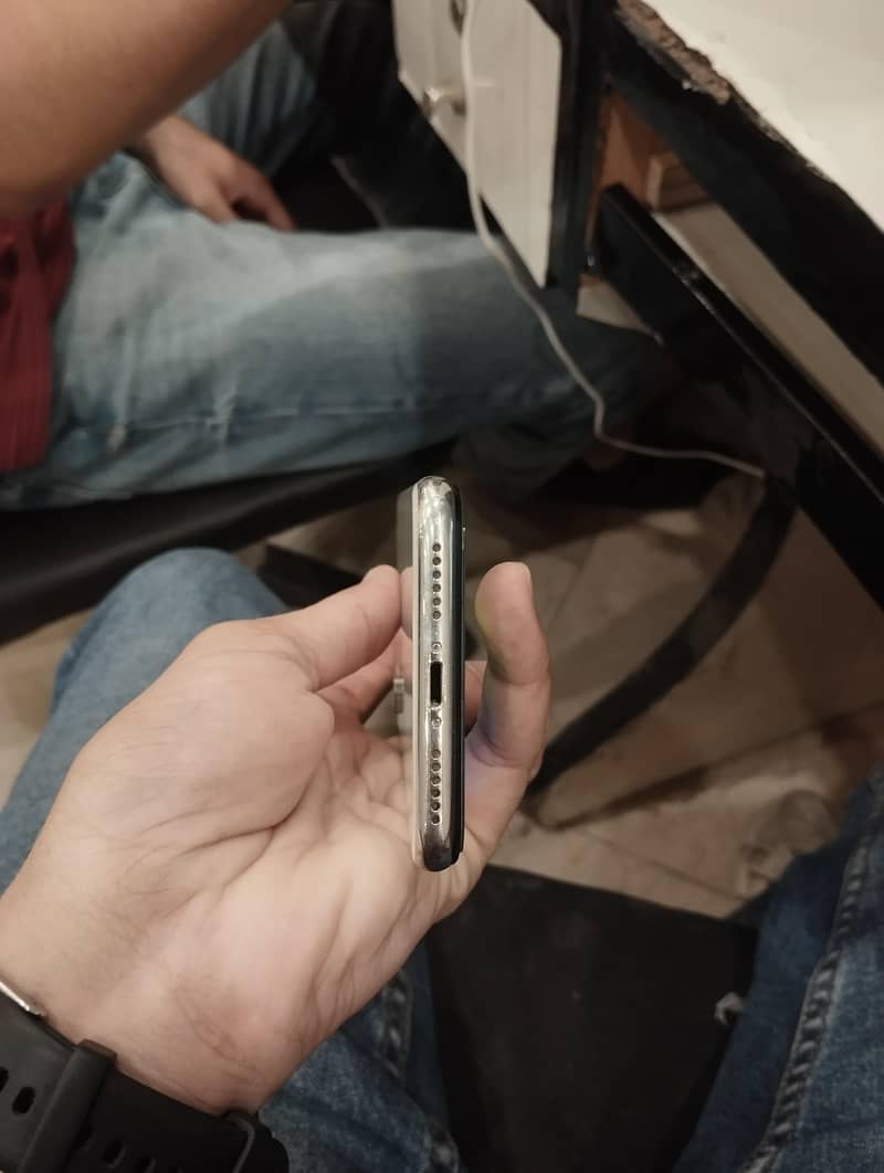 Apple iPhone X 2