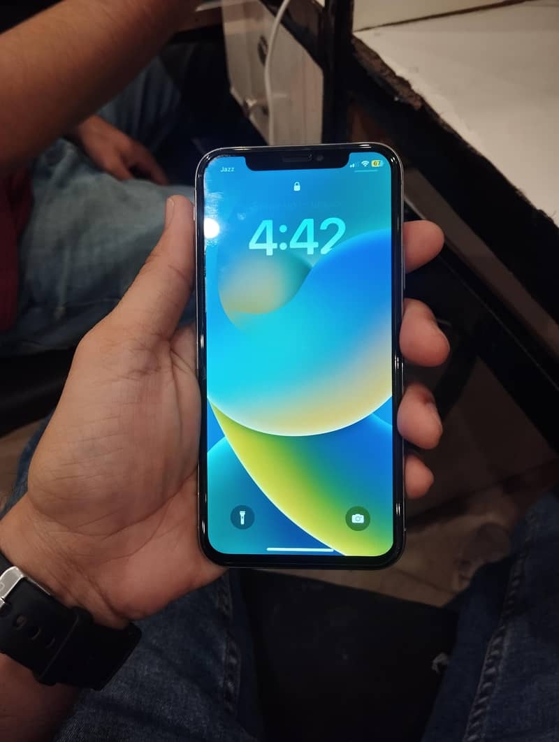 Apple iPhone X 3