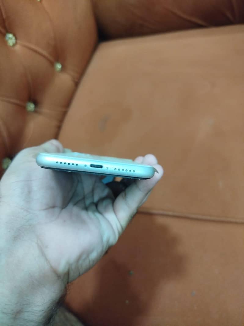 Apple iPhone 11 5