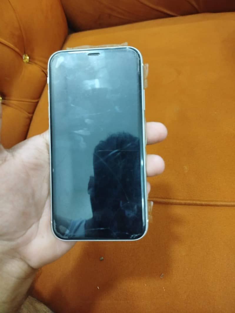 Apple iPhone 11 8