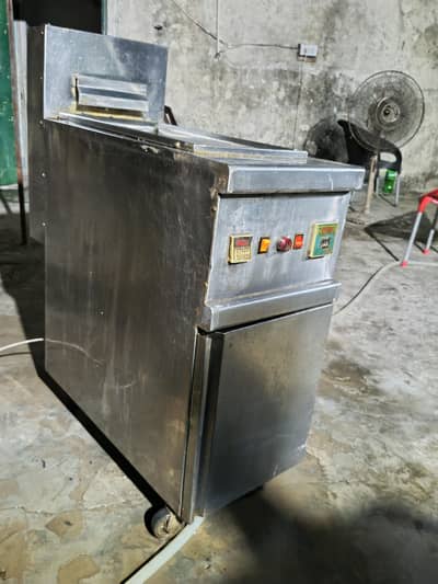 16 liter friyer for cxelent condition 9/10